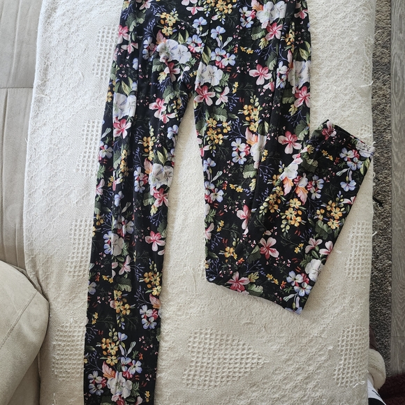 Pants - *Bundle 3/$20!* Super Soft Floral Print Leggings